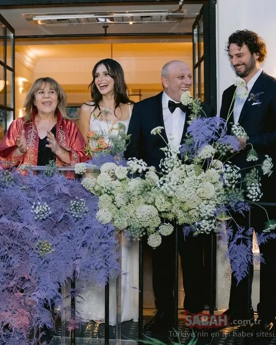 Meriç Aral ile Serkan Keskin’in düğününe katılan Kıvanç Tatlıtuğ ile Başak Dizer’den romantik pozlar! Gelin ile damattan rol çalmayın