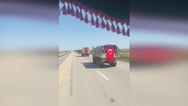 Azerbaycan ordusu Karabağ'a Türk bayrağıyla böyle girdi!