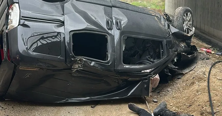 Araç otoyol köprüsünden düştü! 2 ölü