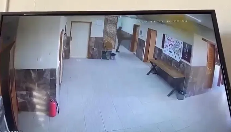 Kadın öğretmenin abisi okulu bastı: 2 öğretmeni bu yüzden tekme tokat dövdü!