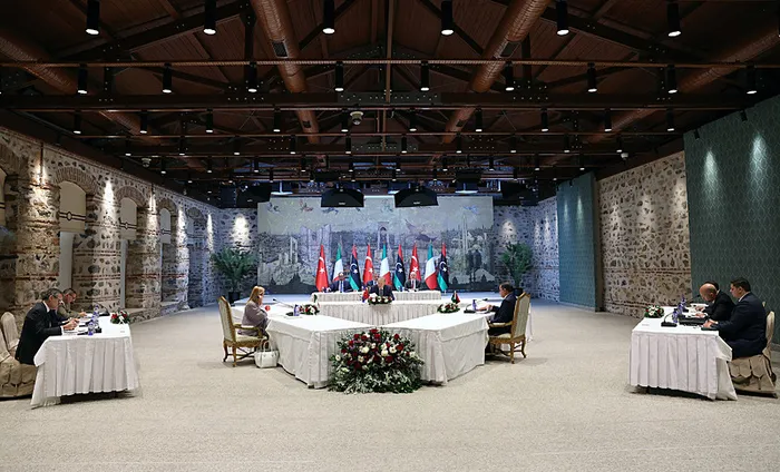 son-dakika-istanbulda-kritik-zirve-baskan-erdogan-meloni-ve-dibeybeyi-kabul-etti-1754051276905.jpg