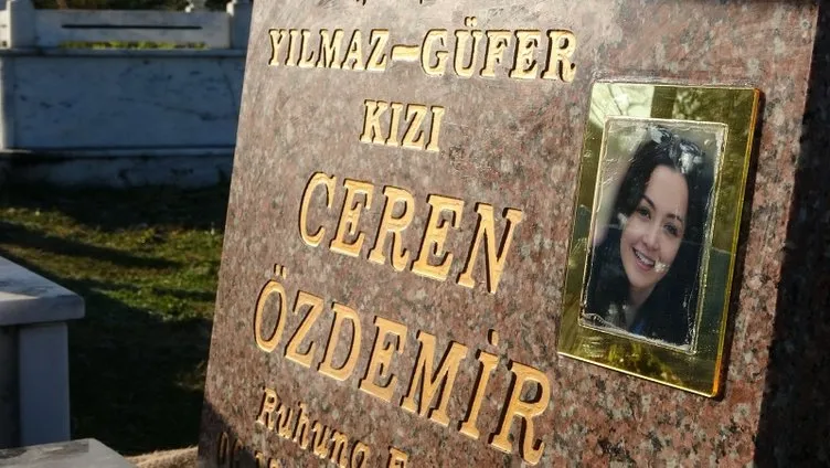 Ceren Özdemir’in mezar taşına sosyal medya hesabındaki paylaşımı yazıldı