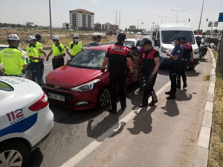 Konya'da dehşete düşüren olay! Çocuğuyla kaçan anneyi polisler kapanla durdurdu