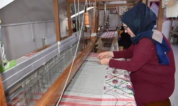 Kadınlar unutulmuş sanatı yeniden canlandırıyor! Kültürü elleriyle dokuyorlar... #sinop