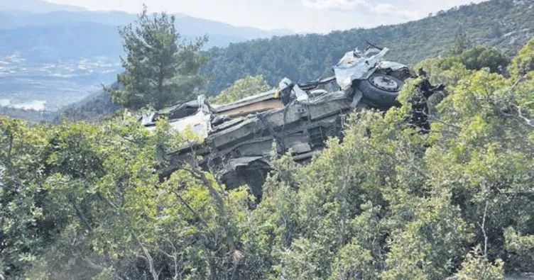 Mersin’de feci kaza 3 ölü 14 yaralı