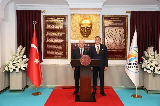 bakan-guler-caydirici-ve-her-an-goreve-hazir-bir-orduya-sahip-olmak-zorundayiz-1793115959927.jpeg Bakan Güler: