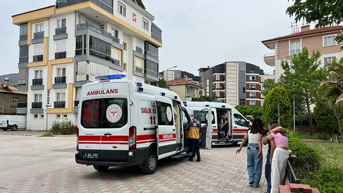 Burdur’da kızların sosyal medya kavgası kanlı bitti: 2 yaralı!