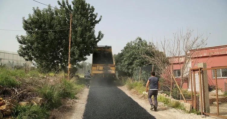 Erdemli Belediyesi, asfalt ve yol çalışmalarını sürdürüyor