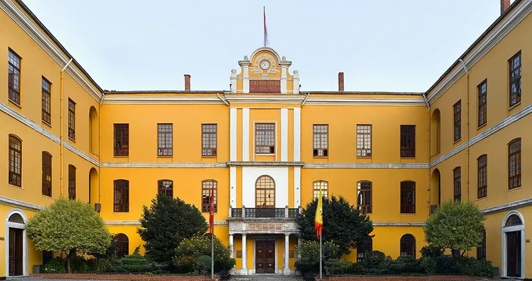 İstanbul Galatasaray Lisesi taban puanı ve...