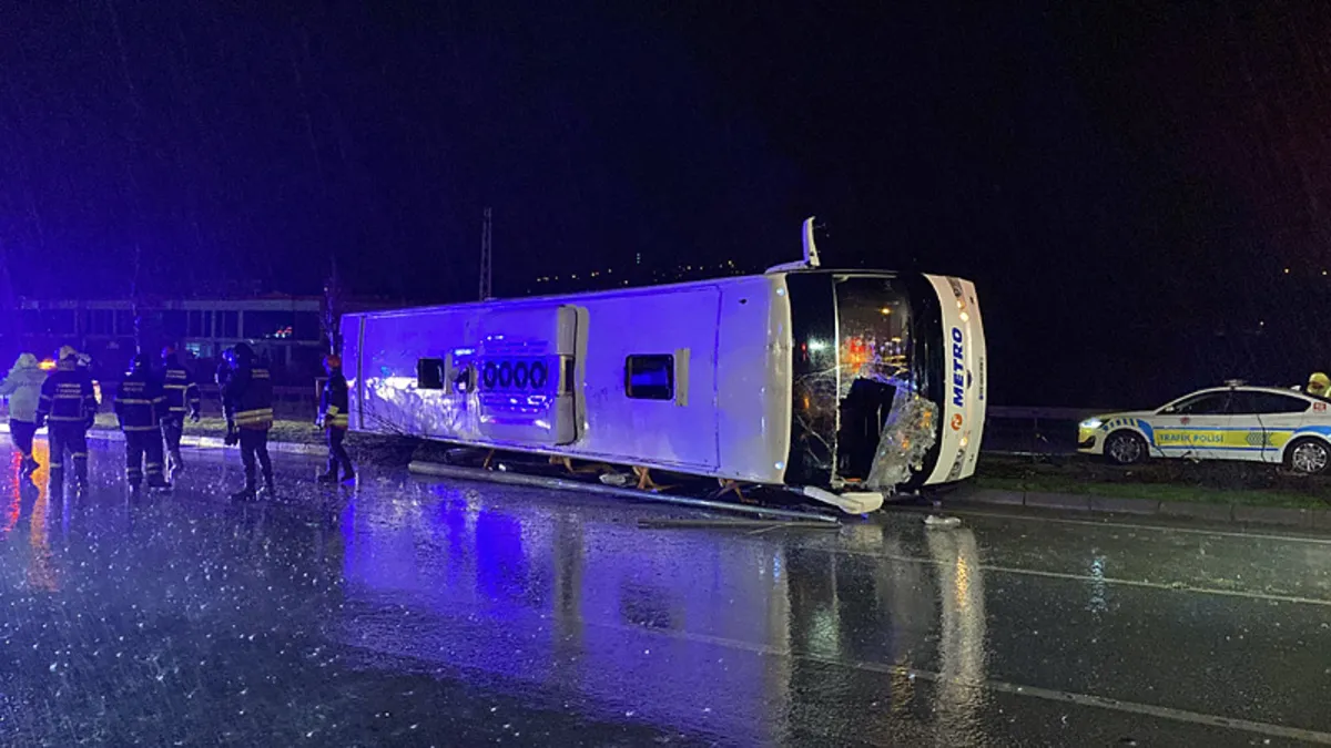 Samsun’da yolcu otobüsü devrildi: 6 yaralı! Samsun’da yolcu otobüsü devrildi: 6 yaralı!