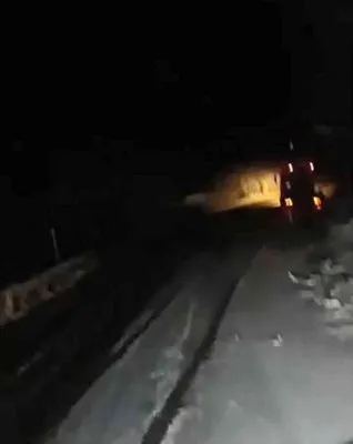 Kastamonu’da kar yağışı yolu kapattı, araçlar mahsur kaldı
