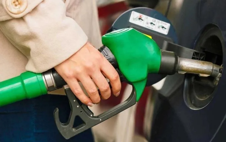 BENZİN-MAZOT FİYATI SON DAKİKA: Akaryakıta indirim! Benzin litre fiyatı ve mazot fiyatı ne kadar, kaç TL oldu?