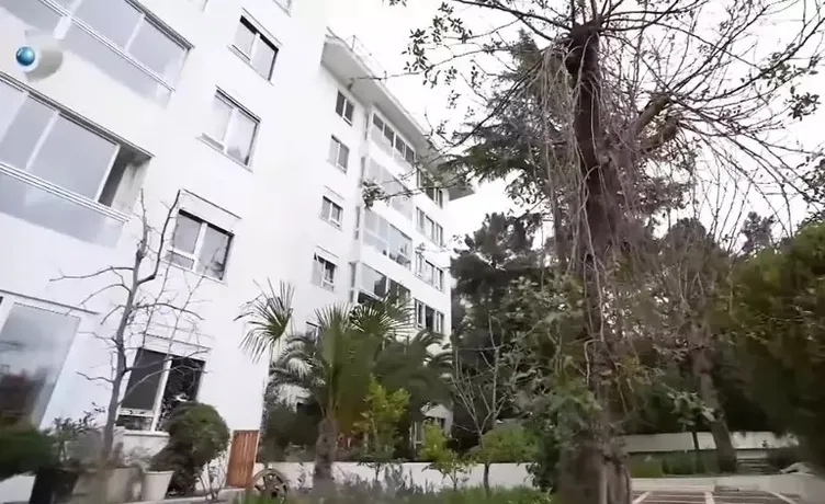 90’lı yılların sanatçısı Sibel Bilgiç’in beyaz köşkünü gördünüz mü? Adeta saray yavrusu!
