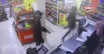Pompalı tüfekle markete giren gaspçıları paspasla kovaladı: O anlar kamerada | Video