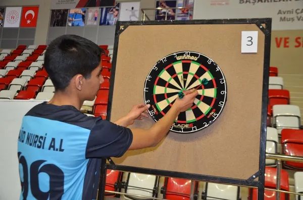 musta-okullar-arasi-dart-turnuvasi-duzenlendi-1772793704815.jpg