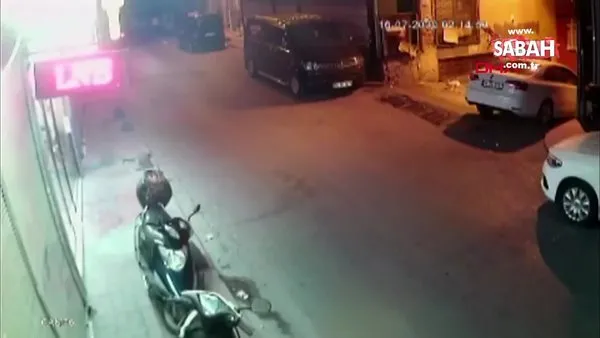 İstanbul Beyoğlu'nda iş yerine pompalı tüfekle saldırı kamerada | Video