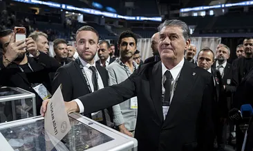 Başkan Serdal Adalı, oyunu kullandı