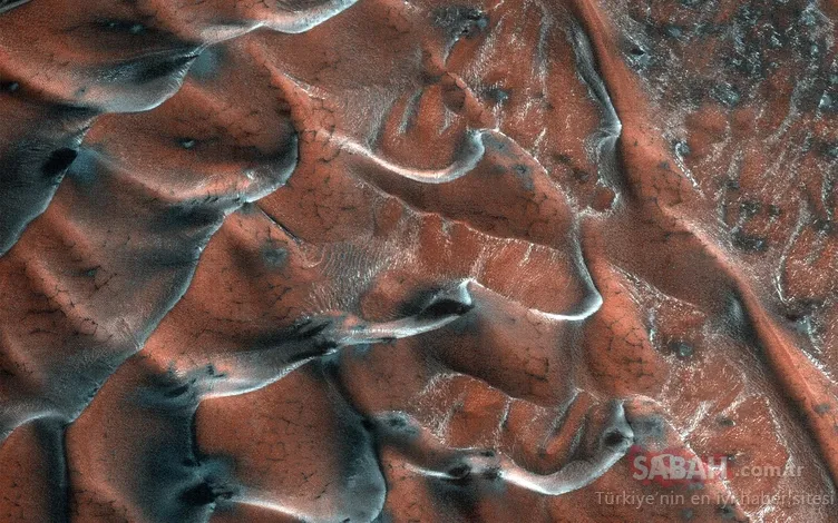 NASA Mars'tan yeni görüntü paylaştı! Buzlu kum tepeleri böyle görüntülendi