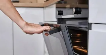 Bu nedenle yemek pişirdikten sonra fırın kapağını asla açık bırakmamalısınız