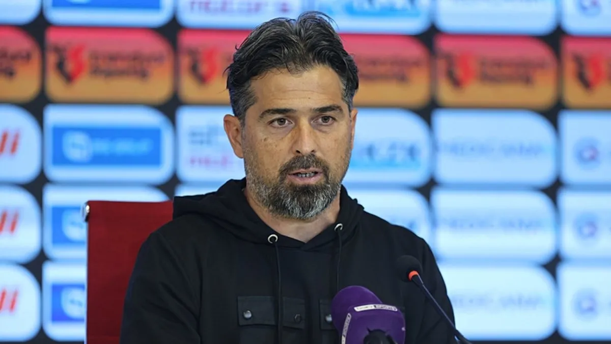 İlhan Palut: Sahada maçı isteyen ve hak eden bir Rizespor vardı İlhan Palut: Sahada maçı isteyen ve hak eden bir Rizespor vardı
