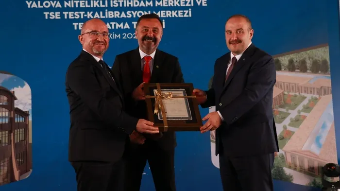 direnc-ozdemir-cumhuriyetimizin-100-yilina-yakisir-islere-imza-atacagiz-1672643618065.jpg