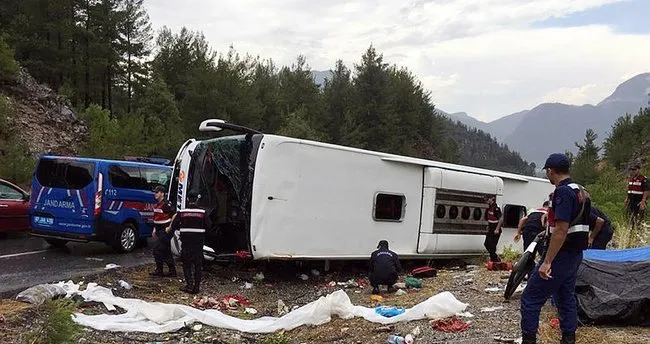 Antalya'da yolcu otobÃ¼sÃ¼ devrildi: 20 yaralÄ± ile ilgili gÃ¶rsel sonucu
