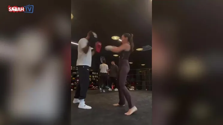 Hülya Avşar kızı Zehra'nın dövüş sporu yaptığı anları paylaştı | Video