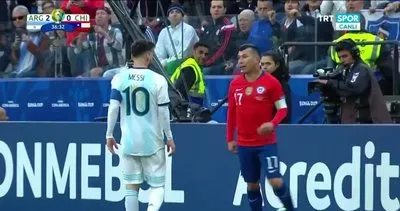 Medel ve Messi birbirine girdi, ortalık karıştı!