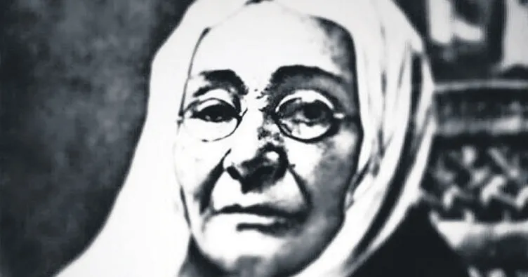 Zübeyde Hanım milletin gönlünde yaşıyor