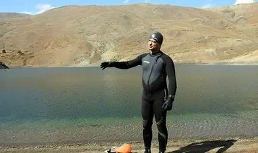 Öğretim üyesi Türkiye’nin en yüksek göllerinden biri olan Aygır Gölüne serbest dalış yaptı