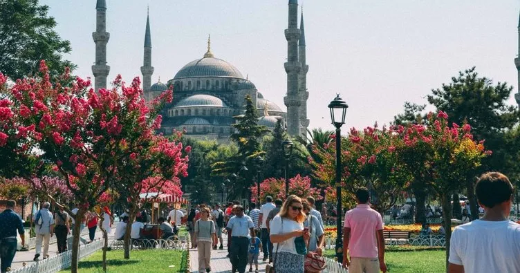 SON DAKİKA: Bakan Ersoy açıkladı: Yabancı turist sayısında rekor!