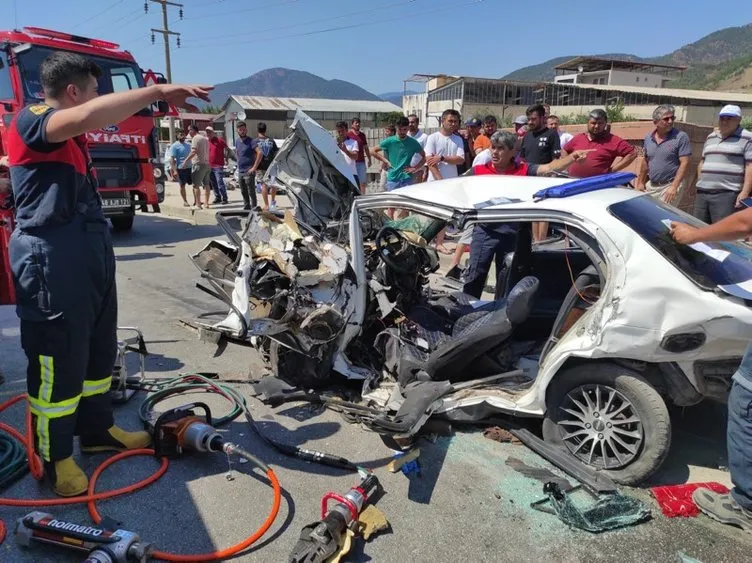 Fethiye’de korkunç kaza: 4 araç birbirine girdi!