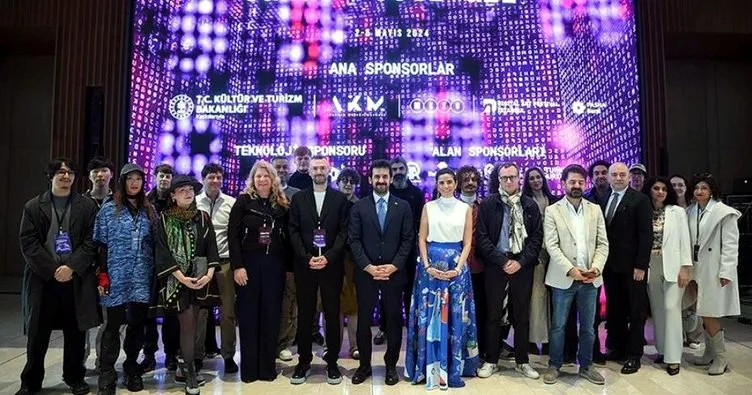 Yapay zeka destekli 4. İstanbul Dijital Sanat Festivali AKM’de sanatseverlerle buluştu