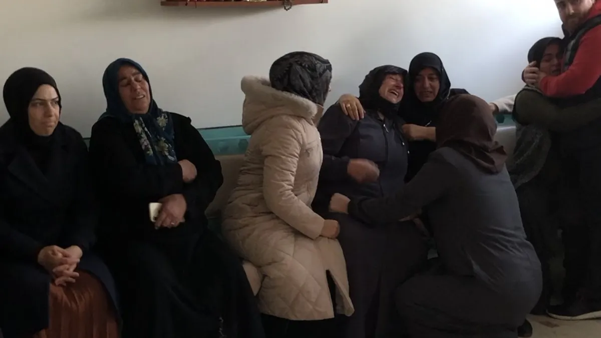 Elazığ’da cani koca vahşeti: 3 çocuğunun annesini öldürdü! 7 el ateş ederek… Elazığ’da cani koca vahşeti: 3 çocuğunun annesini öldürdü! 7 el ateş ederek…