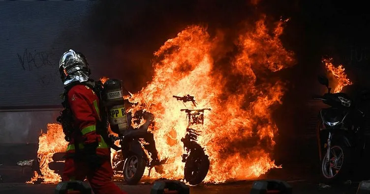Fransa sokakları alev alev yanıyor!