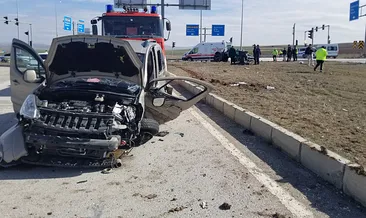 Otomobille hafif ticari aracın çarpıştığı kaza kamerada; 1’i çocuk, 6 yaralı #corum