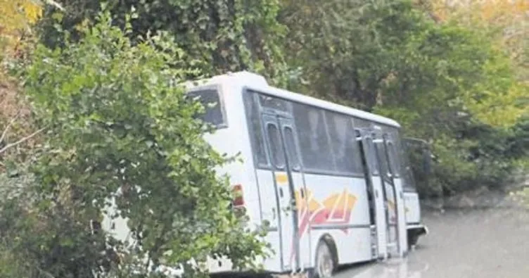 Minibüs uçtu, 5 Çinli yaralandı