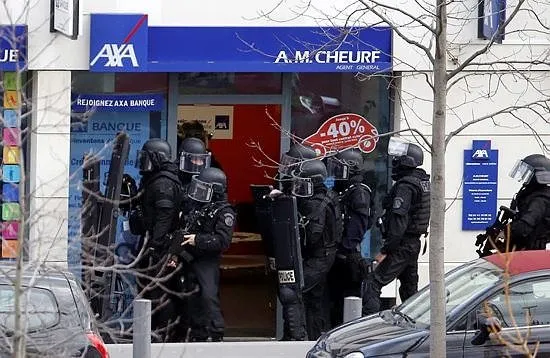 Paris’te yeni bir rehine krizi