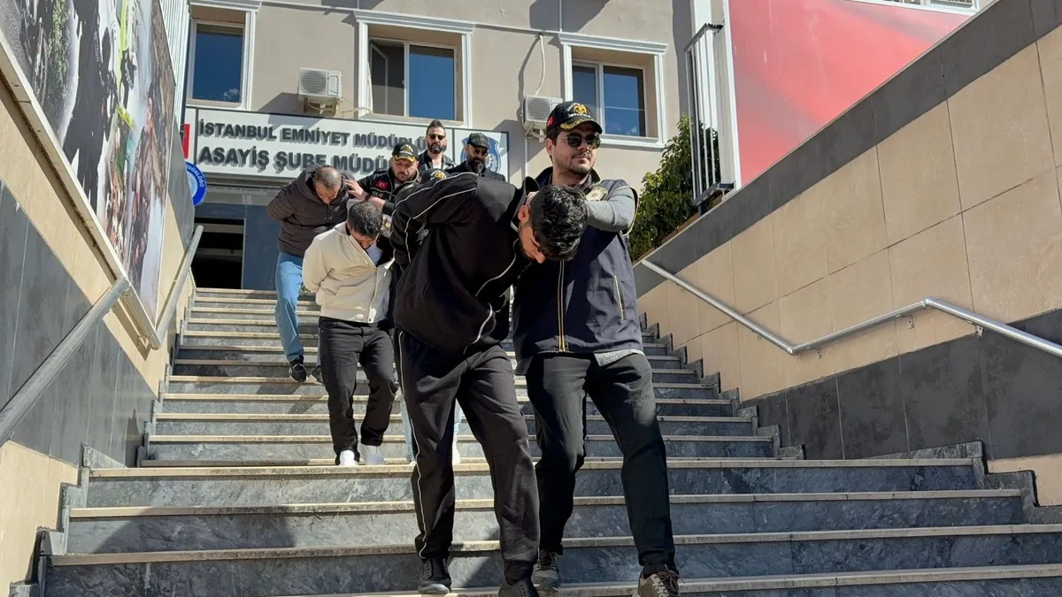 SON DAKİKA… İstanbul Kadıköy’de 1 milyonluk soygun! Hırsızlar girdikleri evde bakıcıya tecavüz etti: Azmettirici ise… SON DAKİKA… İstanbul Kadıköy’de 1 milyonluk soygun! Hırsızlar girdikleri evde bakıcıya tecavüz etti: Azmettirici ise…