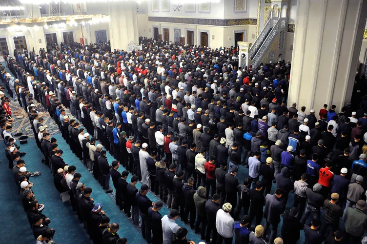 Ramazan ayının ilk teravih namazı kılındı