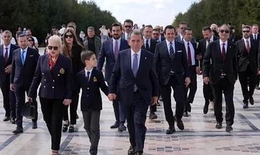 Dursun Özbek’ten Anıtkabir’e ziyaret