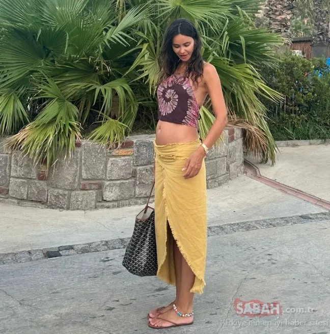 Volkan Demirel ile Zeynep Sever Demirel’in 3’üncü çocuk heyecanı! Zeynep Demirel’den ‘bebek göründü’ pozu!