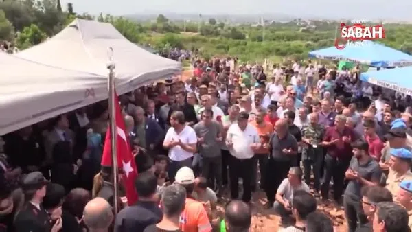 CHP'li Milletvekili Çakır şehidin defini sırasında ortalığı gerince tepki çekti | Video