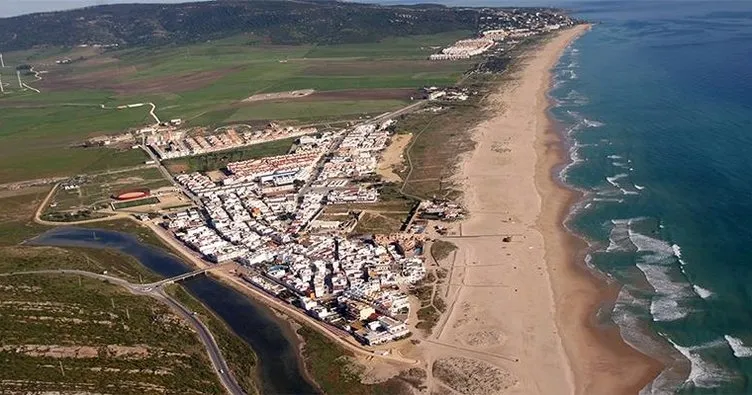 İspanya’da sahile çamaşır suyu