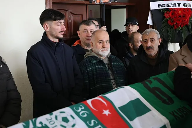 silahli-saldirida-can-veren-kubilay-kaan-kundakci-son-yolculuguna-ugurlandi-babadan-yurek-yakan-sozler-benim-o-1774109921544.jpeg (800×533)