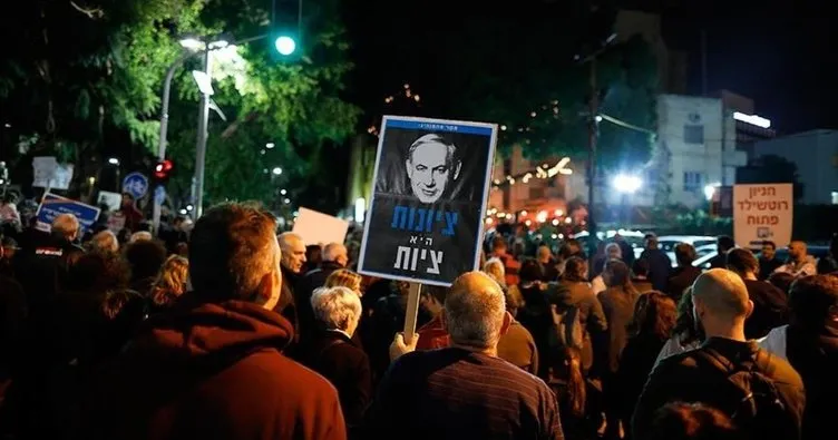On binlerce İsrailli Netanyahu’yu protesto etti