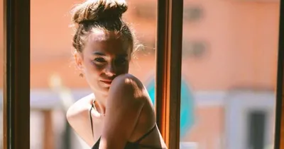 Bahar Şahin’in neşeli halinden eser yok! Zalim İstanbul’un Ceren’i Bahar Şahin karantina pozu ile isyan etti!