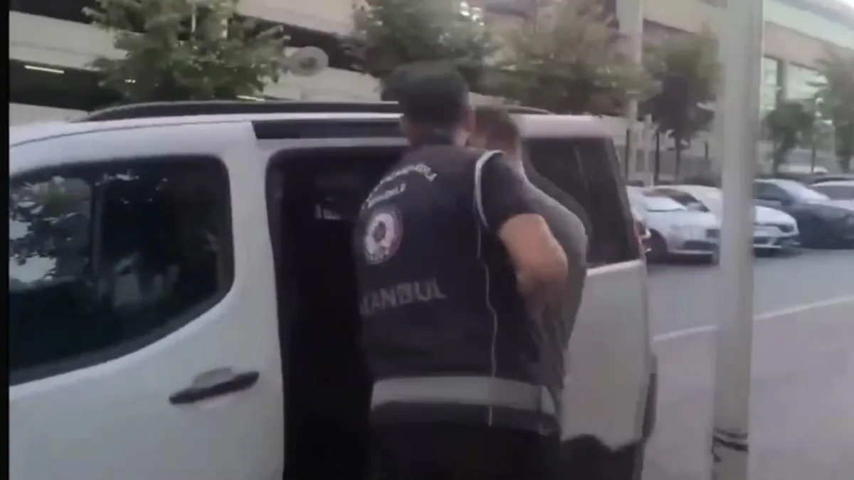 Son dakika | Usulsüz vatandaşlıkta 2. dalga operasyon: 73 şüpheli gözaltına alındı haber görseli