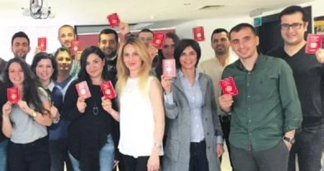 Dhl Turkiye Ekibine Kirmizi Pasaport Verdi Iste Insan Haberleri