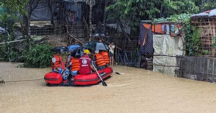 Muson yağmurları felaketi getirdi: Bangladeş’te mülteci kapı sele teslim